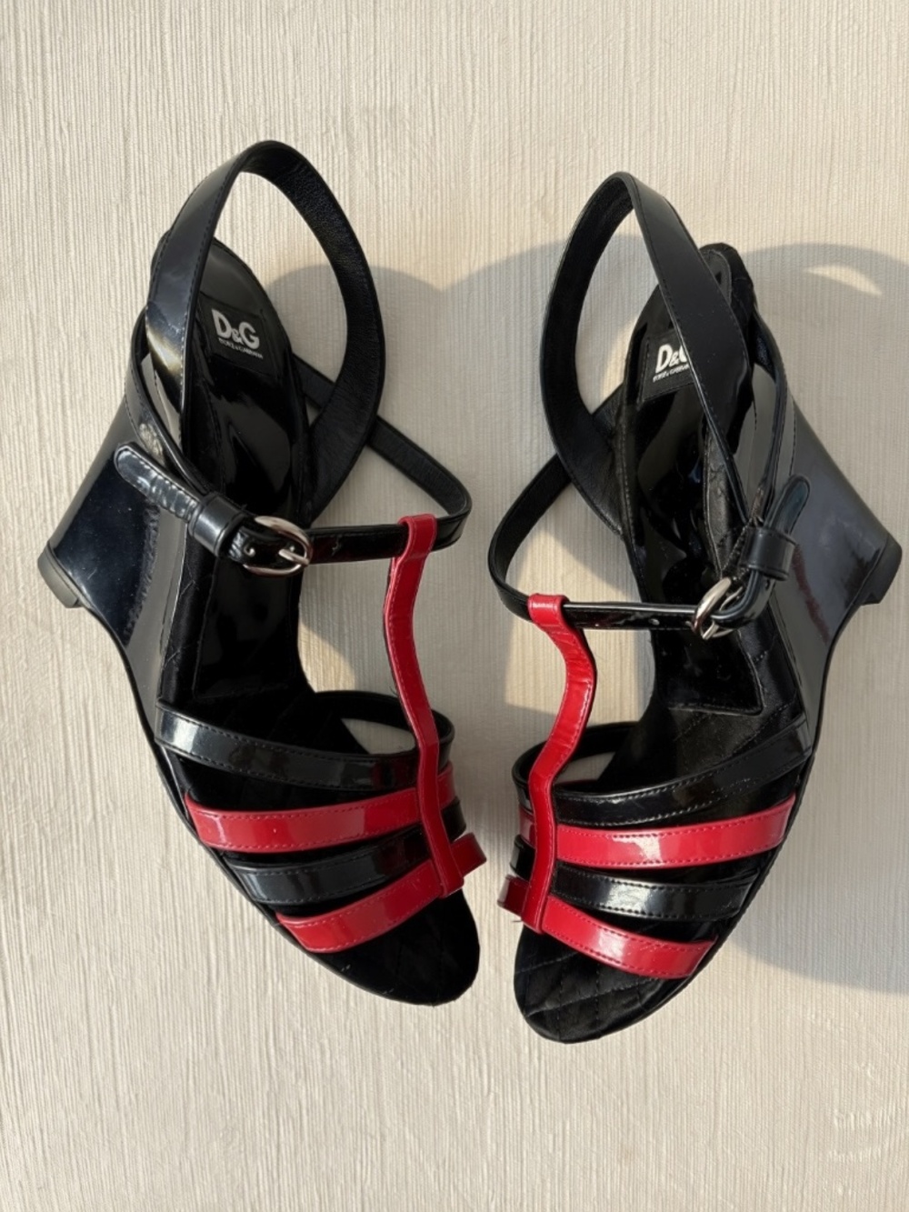 D&G Dolce & Gabbana Y2K Red Black Patent Leather Wedge Sandals US 7.5-8 - Picture 1 of 8